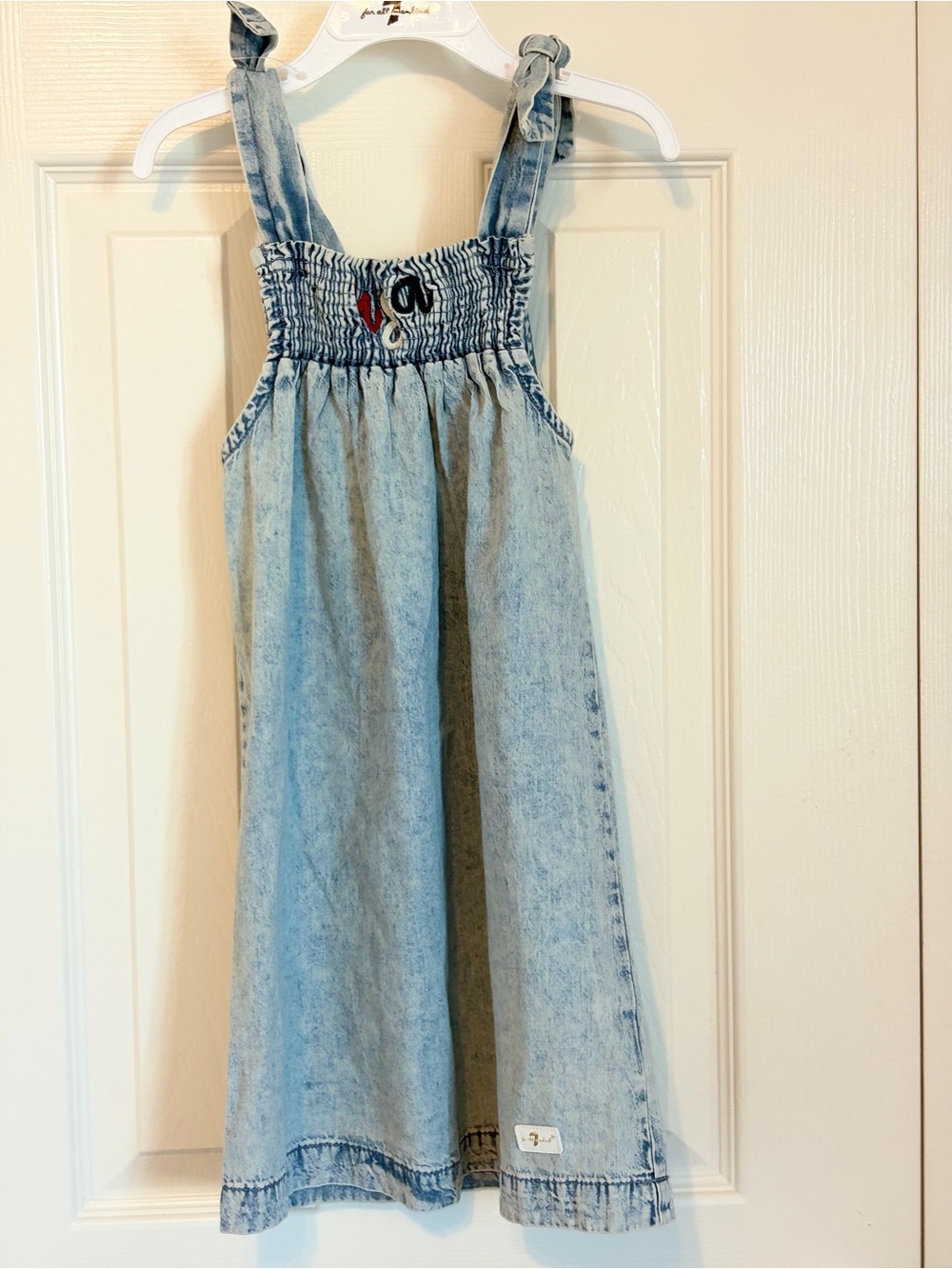 7 For All Mankind Girls Acid Wash Denim dress Size 5 NWT USA Embroidery